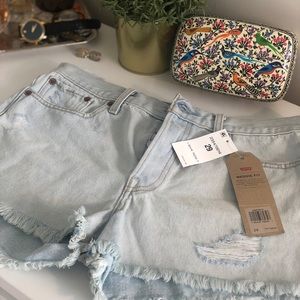 Levi’s Wedgie Fit Shorts